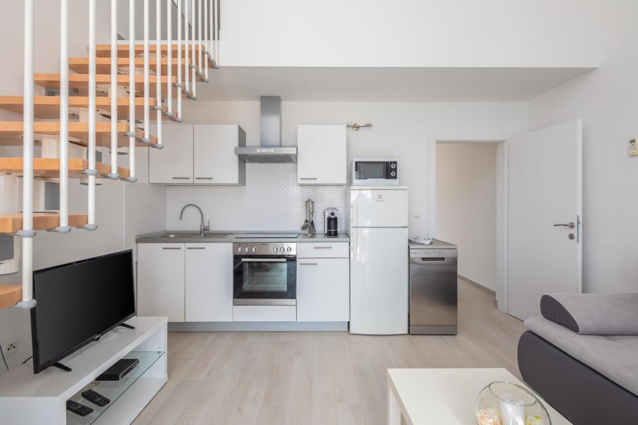 Vila Blanka Apartments โรกอซนิซา ภายนอก รูปภาพ