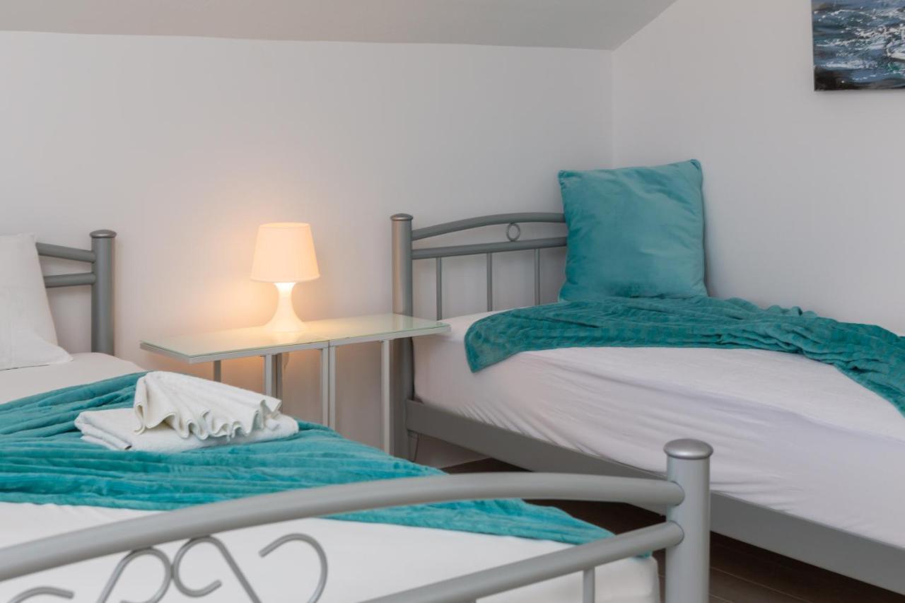 Vila Blanka Apartments โรกอซนิซา ภายนอก รูปภาพ