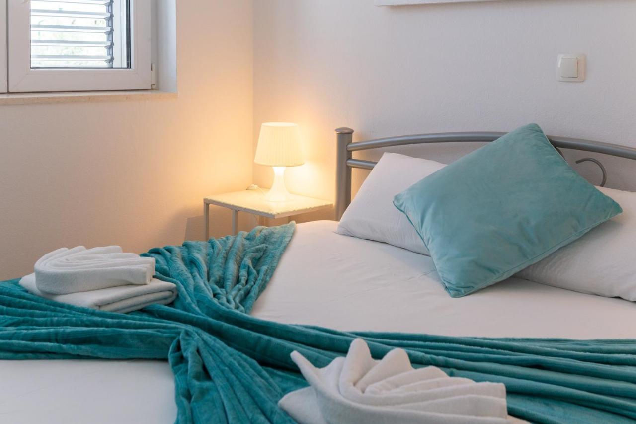 Vila Blanka Apartments โรกอซนิซา ภายนอก รูปภาพ