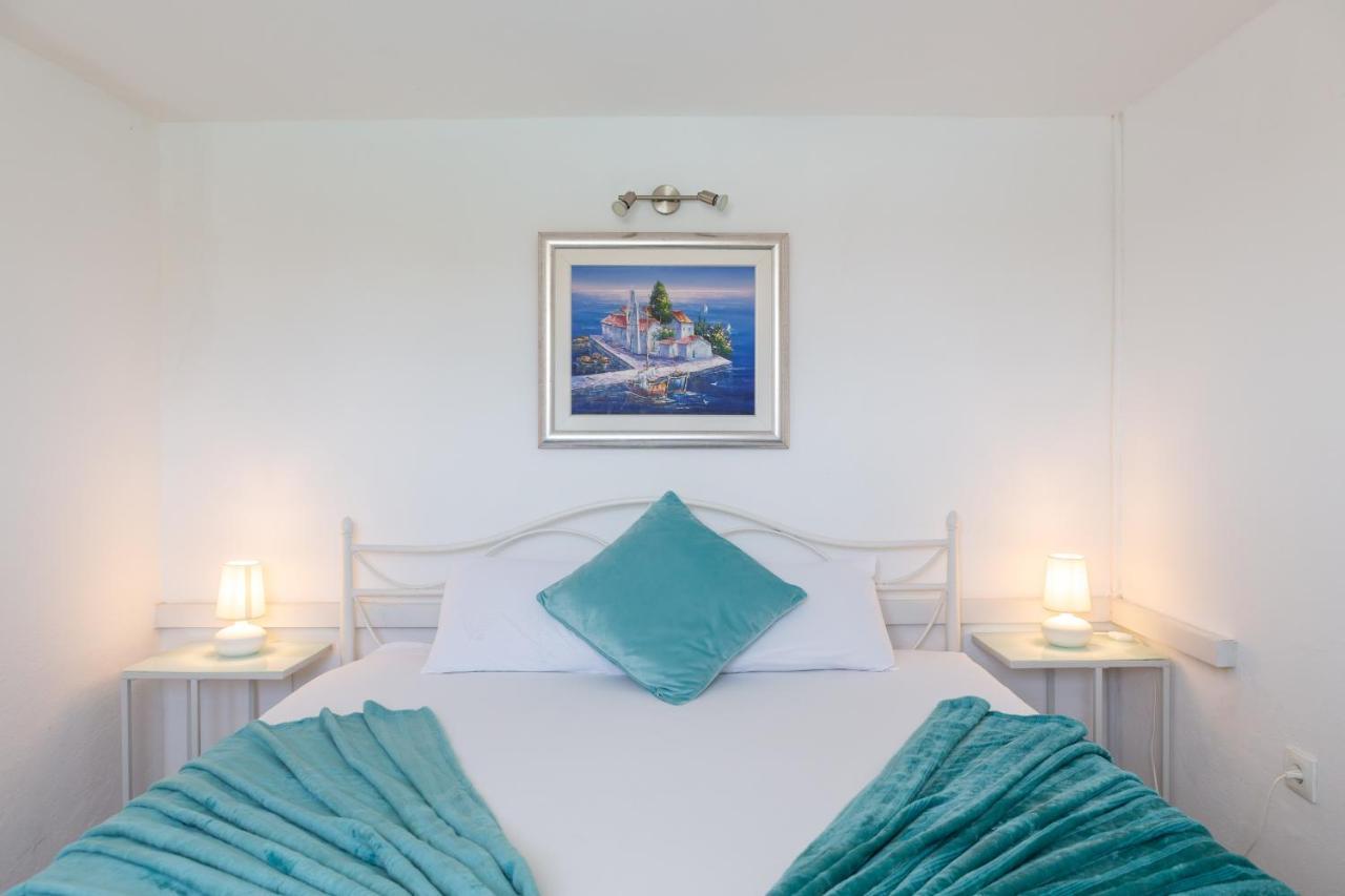 Vila Blanka Apartments โรกอซนิซา ภายนอก รูปภาพ